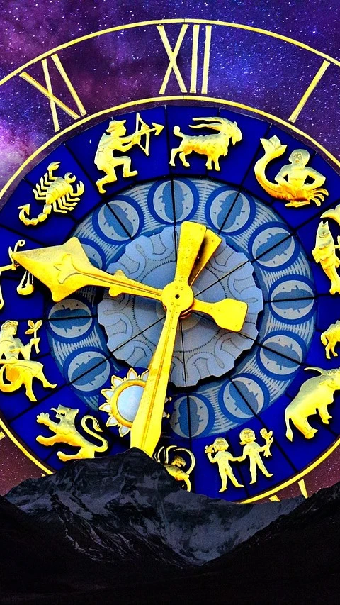 12 राशियों के लिए दीपावली 2025 के शुभ उपाय Story Cover Image