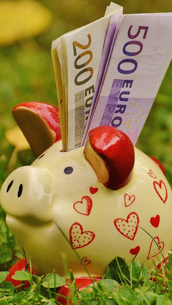 How to Start Saving Money in Your 20s Story Cover Image