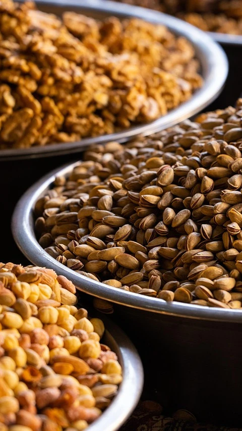 Superfoods to Add in Your Daily Diet Story Cover Image