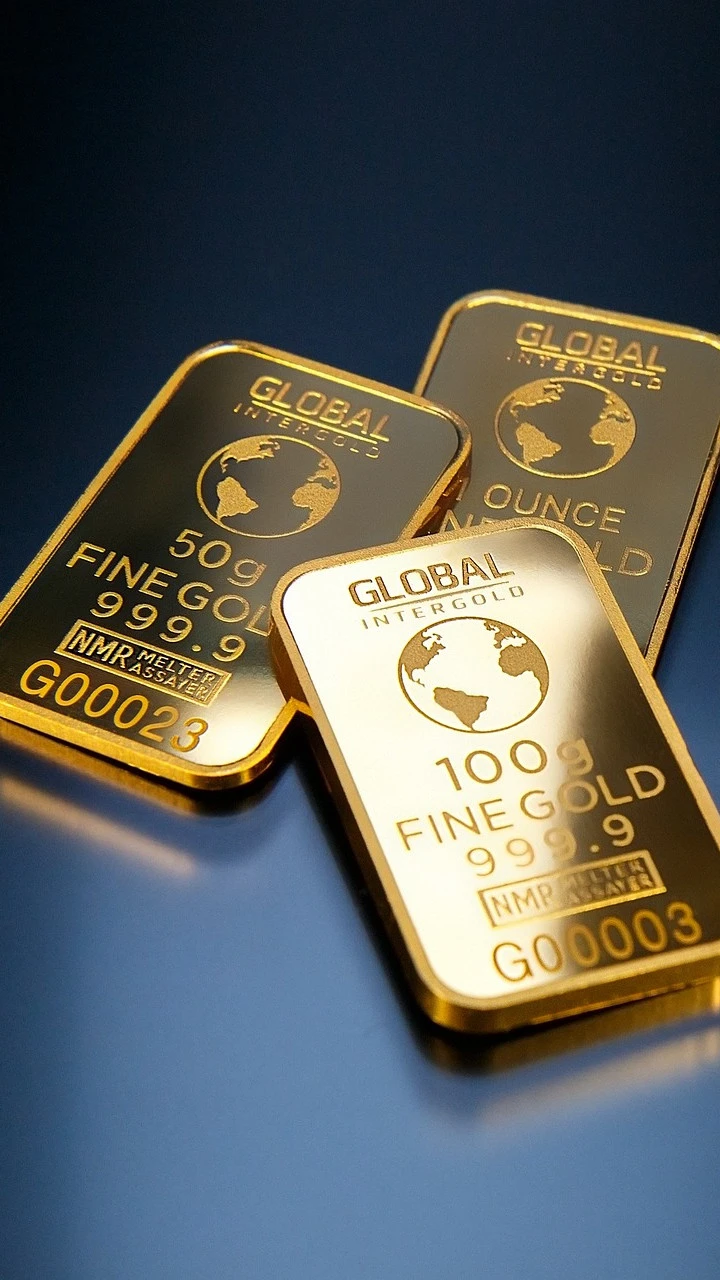 Safe Investment Options in India 2025 Story Cover Image